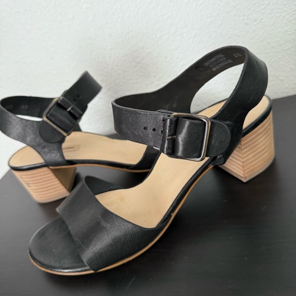 EUC Paul Green Low Block Heel Black Leather Sandals